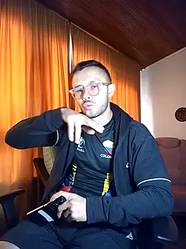 sebastian_horny webcam