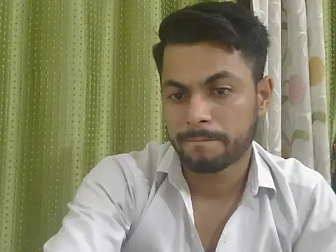 Stubborndesiboy live cam on StripChat