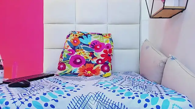 Katecurvy_hot69