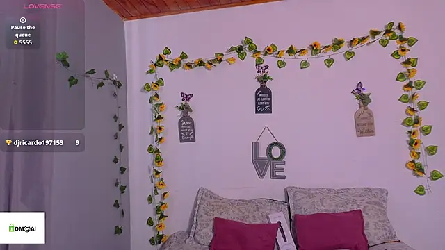 emiily_curly webcam