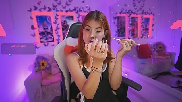 DahliaGrey webcam