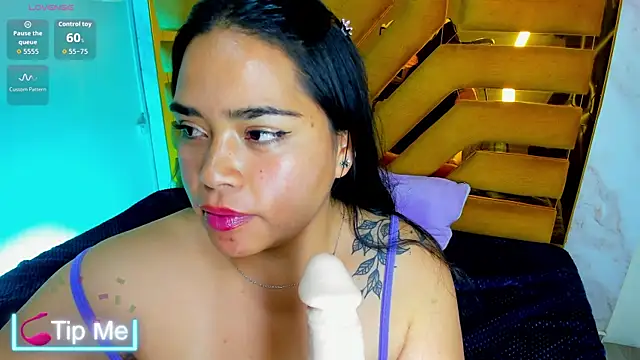 Violett_Cinnamon webcam