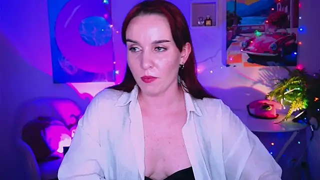LolaFyre webcam