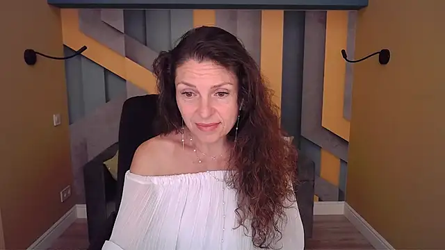 EllaLong webcam