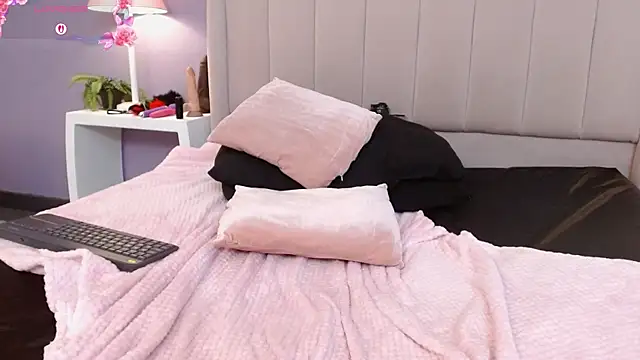 Lolagolden1 webcam