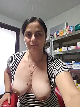 isabellecraft (F milf) - Lets play nacked în pharmacy