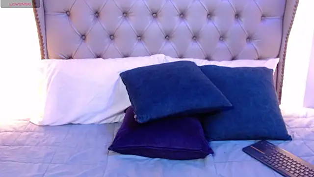 Liiamthompson live cam