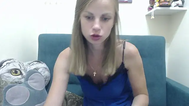 BustyBlondyShow webcam