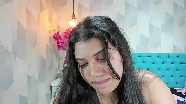 LindaBreeS webcam