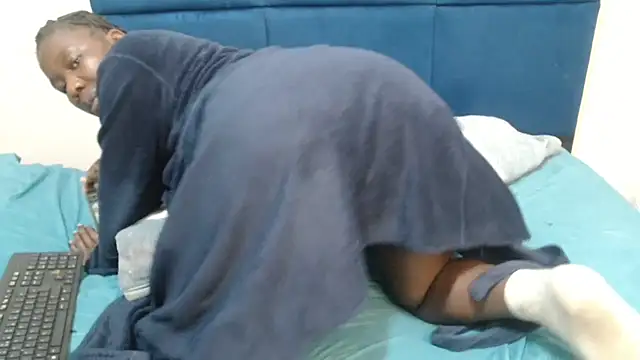 MilkyTitties webcam