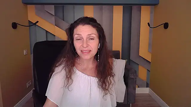 EllaLong webcam