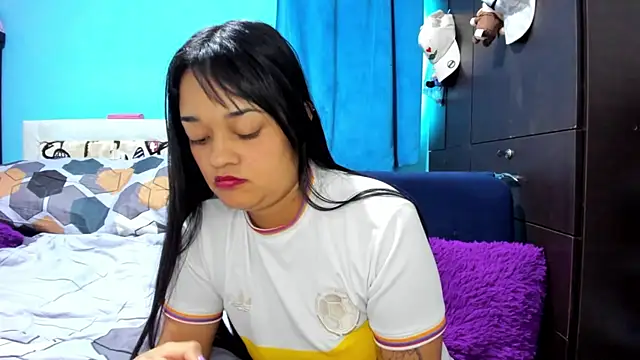 LazyandSniffer28 live cam
