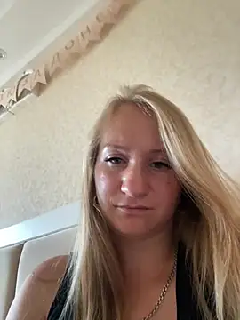 Emilia_ki live cam
