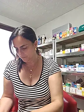 isabellecraft (F milf) - Lets play nacked în pharmacy