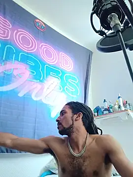 Mikaaa97 webcam
