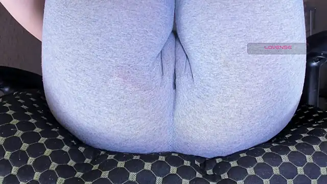 Cameltoe_squirt_inPants webcam