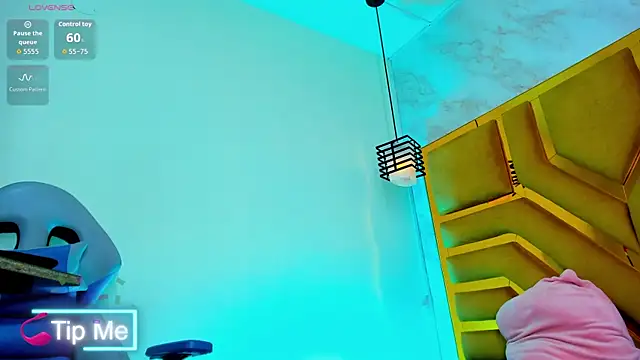Violett_Cinnamon webcam