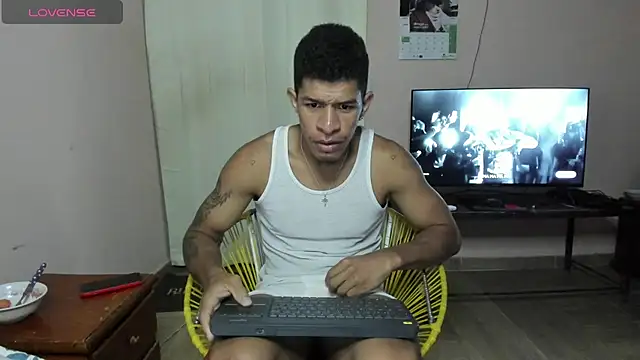 antonio_aguilarx webcam