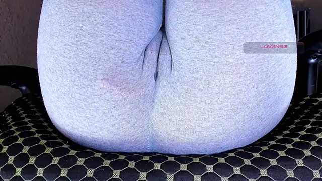 cameltoe_squirt_inpants - Cameltoe_squirt_inPants's free webcam - UK Sex Cams