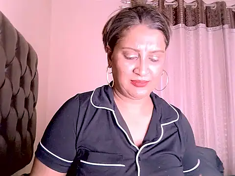 eroticbeauty37 webcam