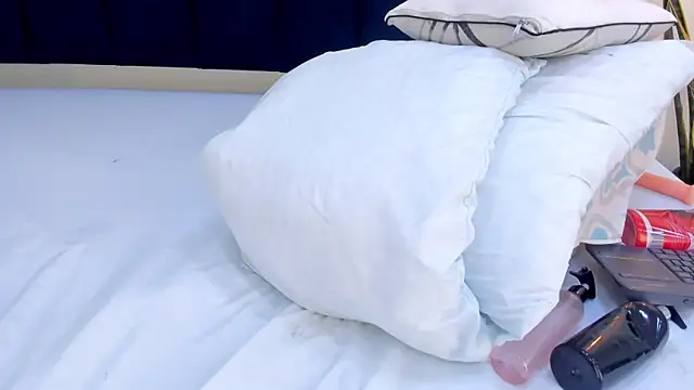 mayaevansmg webcam