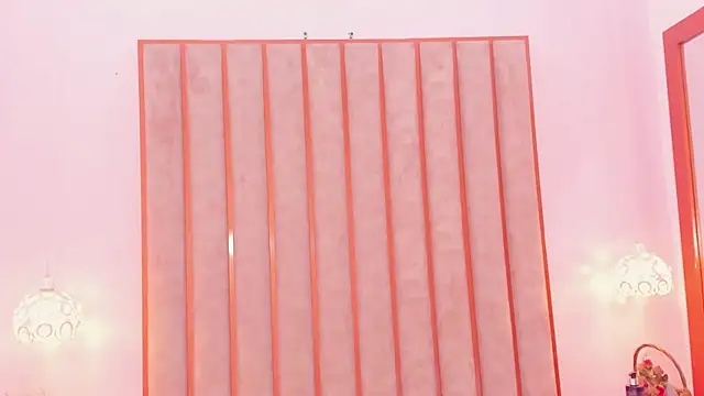 Zoe_Monrow webcam