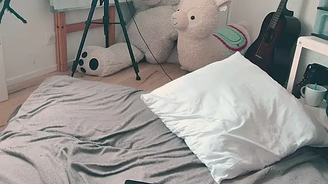 CeriseLapine webcam