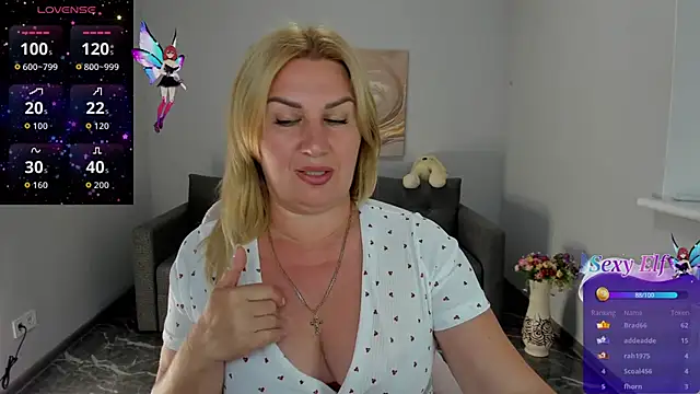 Lili_Crossi live cam on StripChat