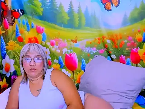indianroxy webcam