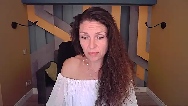 EllaLong webcam