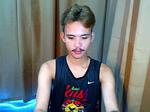 UrasianCummer02 webcam
