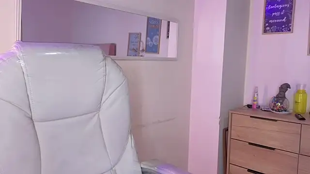 bluee_hazell - Bluee_hazell's free webcam - UK Sex Cams