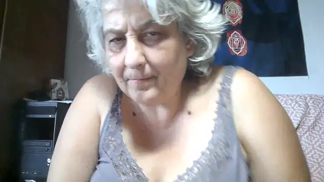 ExquisiteMature webcam