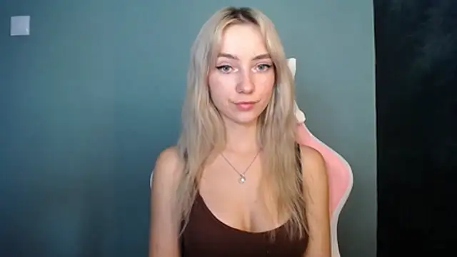 LuciaYoung webcam