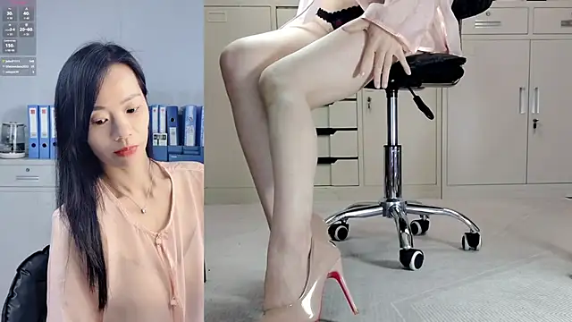 Lynnalltop-165-KeKe webcam