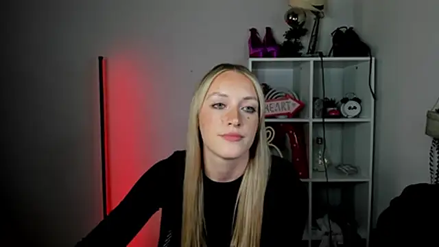 EvelynBlond webcam