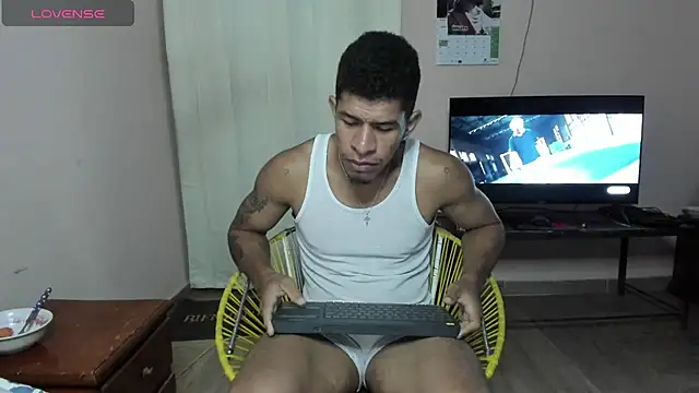 antonio_aguilarx - Antonio_aguilarx's free webcam - UK Sex Cams
