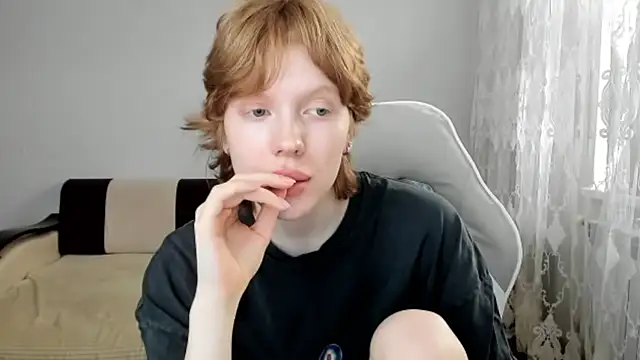 StellaDavis webcam