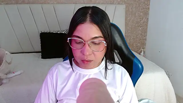 AliceSmity__ webcam