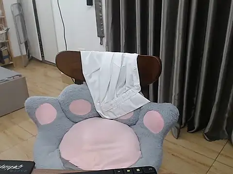 Maia_9999 webcam