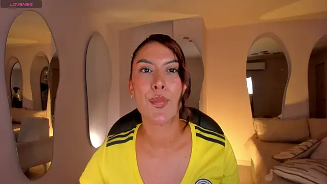 ArianaDumont webcam