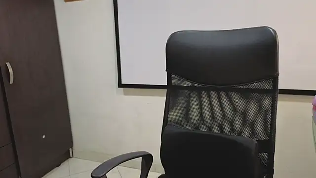 Happy_tits webcam