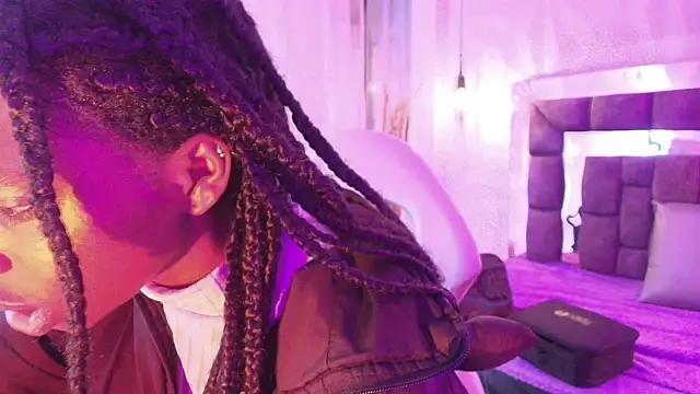 Queen_perla_ webcam