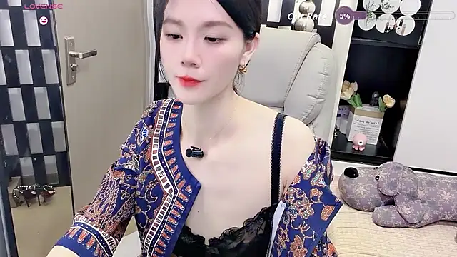 Yueyue-MM live cam on StripChat