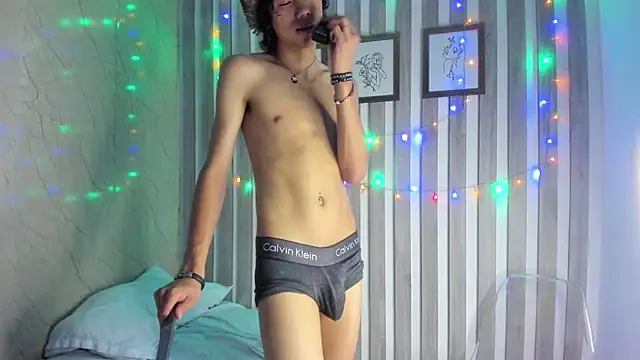 sckrapper (M twink) - Firts cummm (〃´～｀〃)♡~