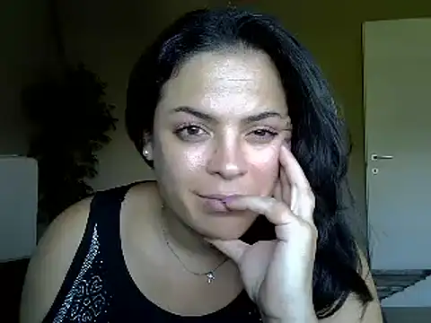 ITALIANASISIXX live cam on StripChat