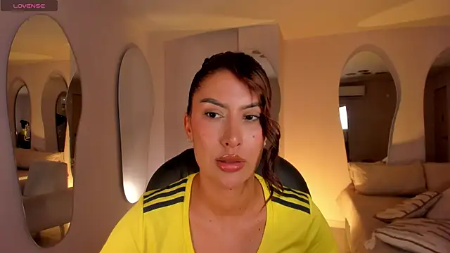 ArianaDumont webcam