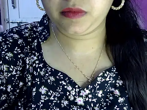 Cute_Aliyaa webcam