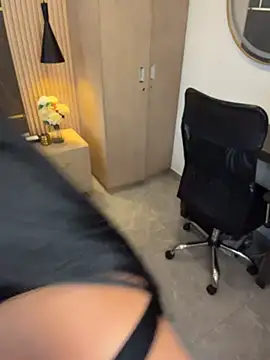 emily-Hornyy webcam