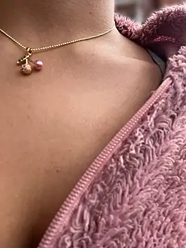 isabella-teen (F teen) - Flash Tits🍒